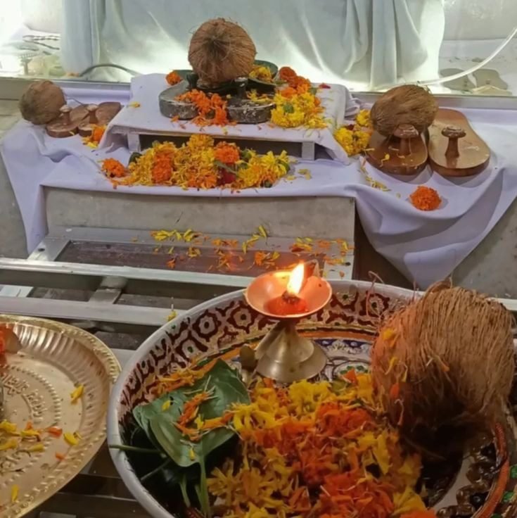 गुरु घासीदास जी के 7 अमर सिद्धांत: 'मनखे-मनखे एक समान' और सतनाम सप्त सिद्धांत का महत्व